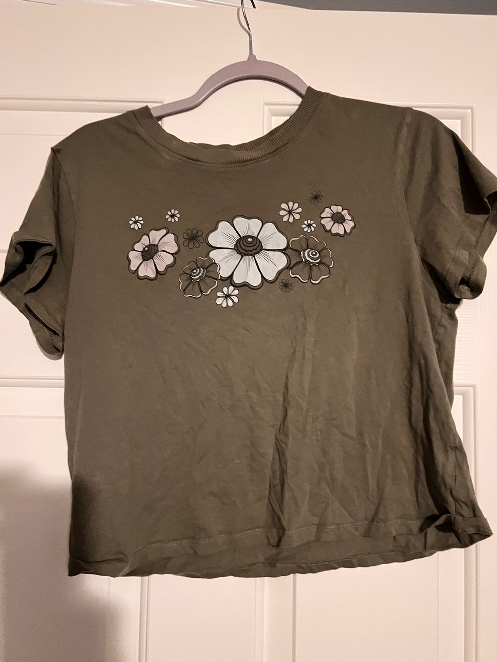 American Eagle Outfitters Olive Green Floral Crop Tee